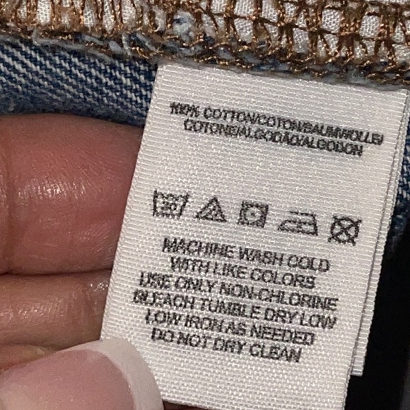 FREE PEOPLE CUFFED RAW HEM SHORT SHORTS SIZE 29 Medium light wash. - Picture 9 of 12